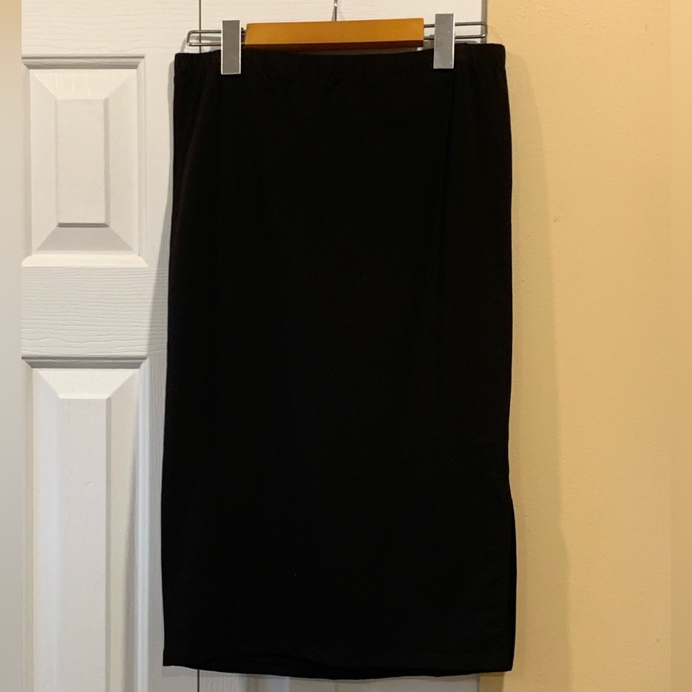 Elegant & Classic Black Mid-length Pencil Skirt (Small) - NWT